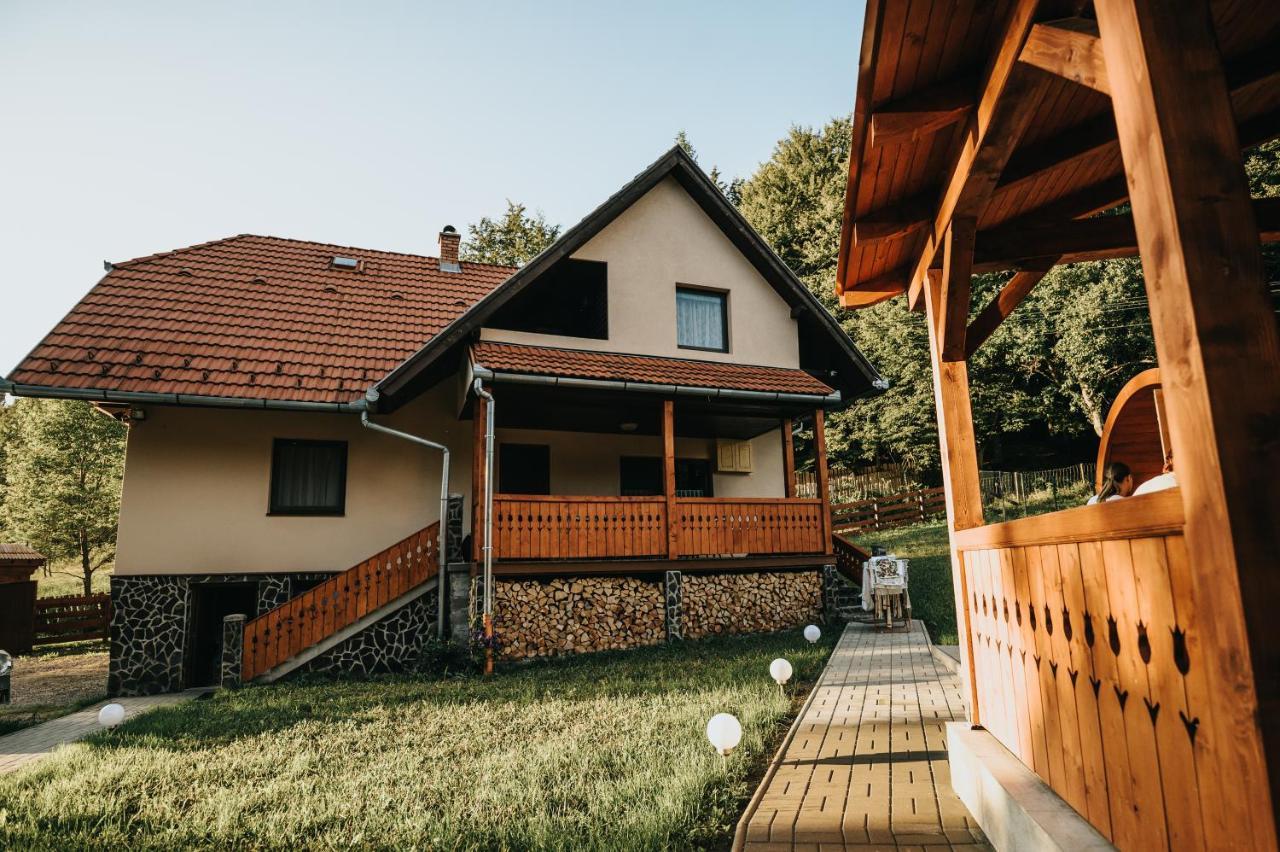 Sugopatak Kulcsoshaz Villa Izvoare  Exteriör bild