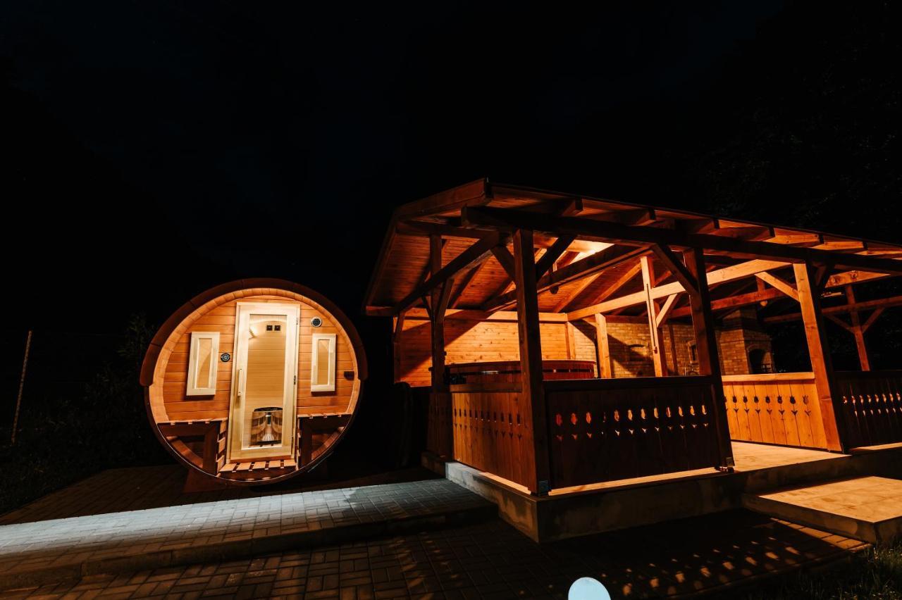 Sugopatak Kulcsoshaz Villa Izvoare  Exteriör bild
